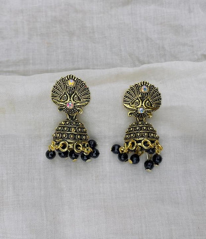 6 Premium Earrings & 2 Elegant Rings ✨ 🎁 Bonus: 2 FREE Surprise Gifts 🎁